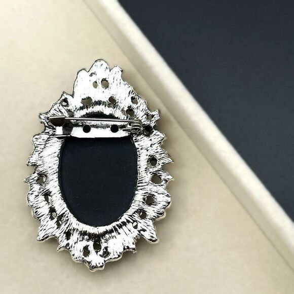 Silver with Gray Crystal Victorian Lady Cameo Vintage Style Pin Back Brooch - Picture 5 of 7